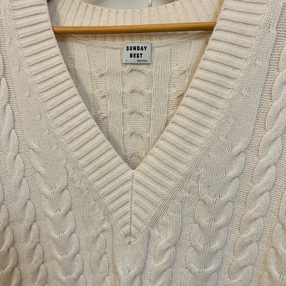 Aritzia Sunday Best Sweater Vest - Picture 5 of 5